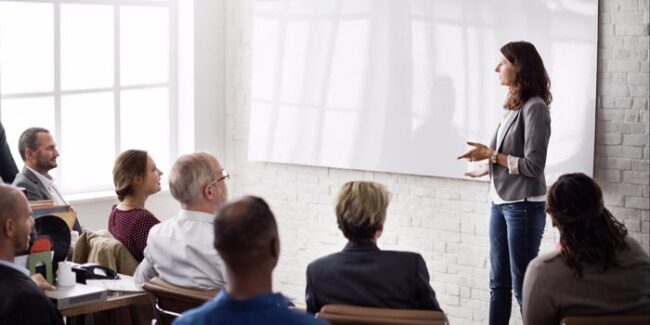 business-teaching-learning-class definición de programas ejecutivos