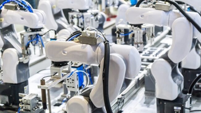 Robots offshoring inshoring